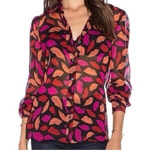 Diane Von Furstenberg Mariah Lips Printed Button Front Silk Blouse